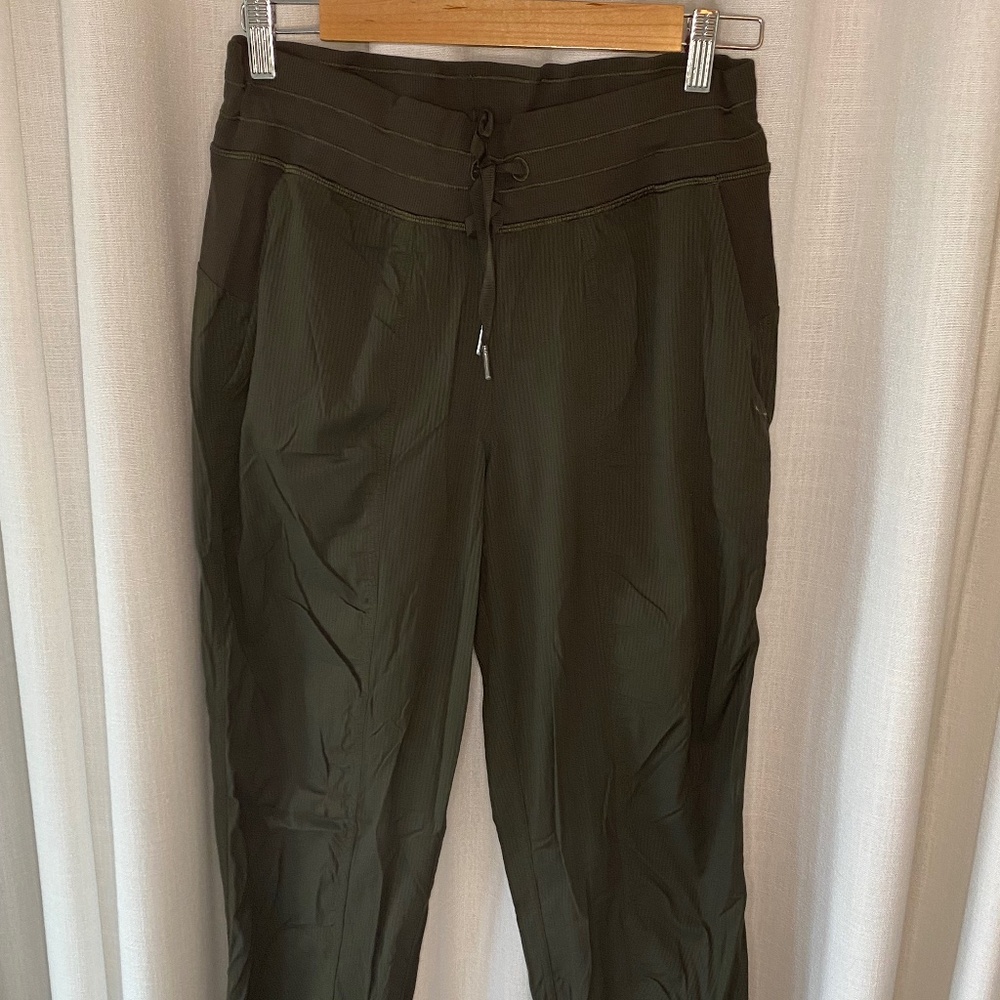 Lululemon dance studio jogger